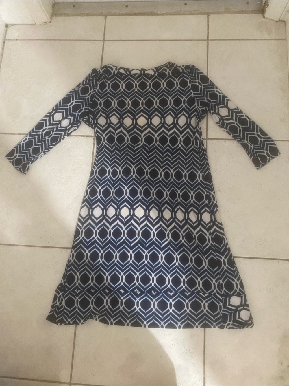 Jones’s New York 
Women's Navy Geometric Wrap Dress - Picture 2 of 2